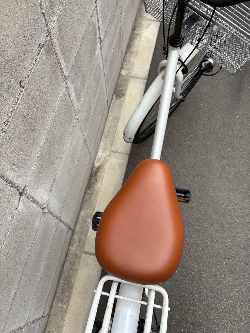 極太両タイヤ新品　シティサイクル　White