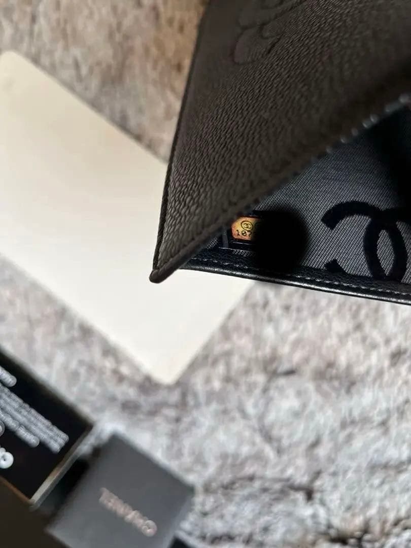 お値下げ/超美品　CHANEL キャビアスキン　長財布　ブラック