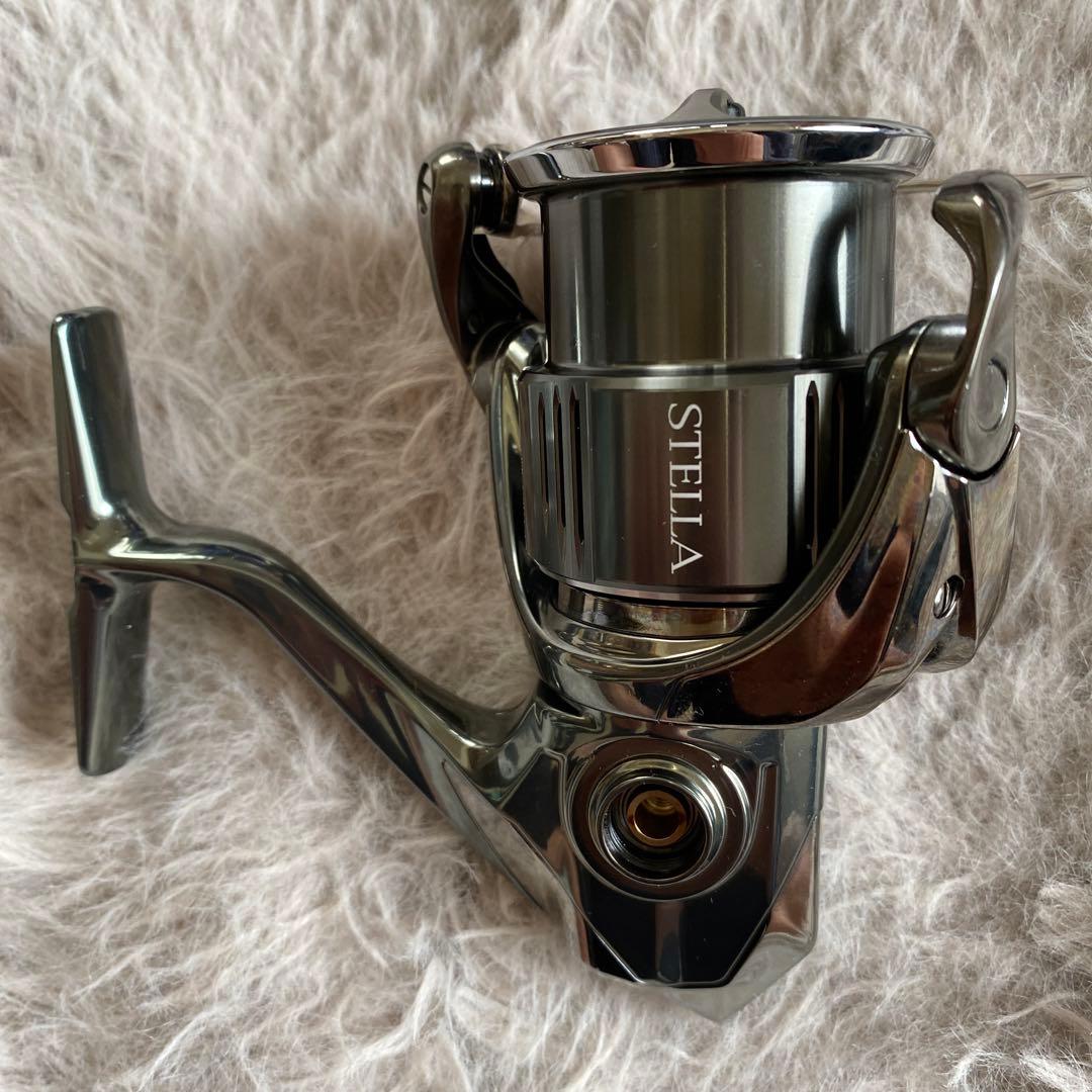 22ステラ（STELLA ）C3000SDHHGリール