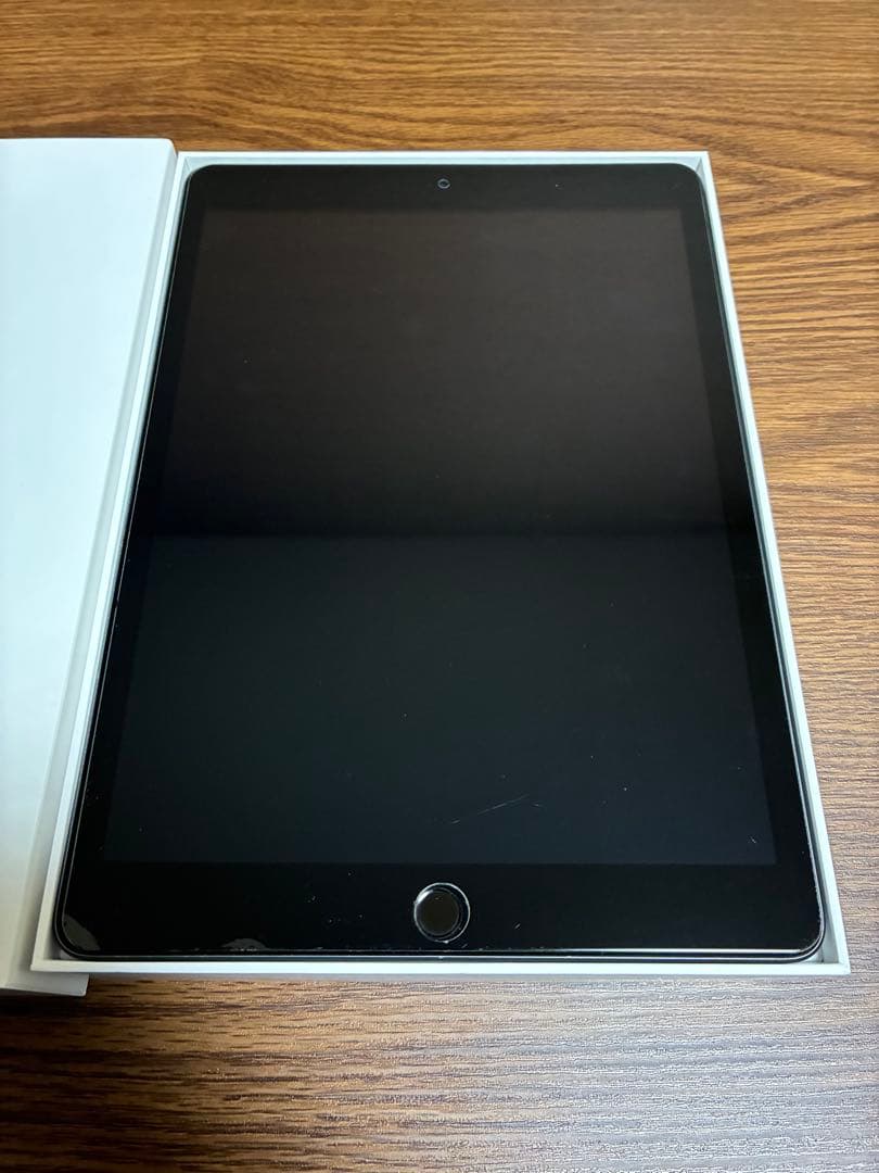 iPad 第7世代 Wi-Fi 32GB スペースグレイ