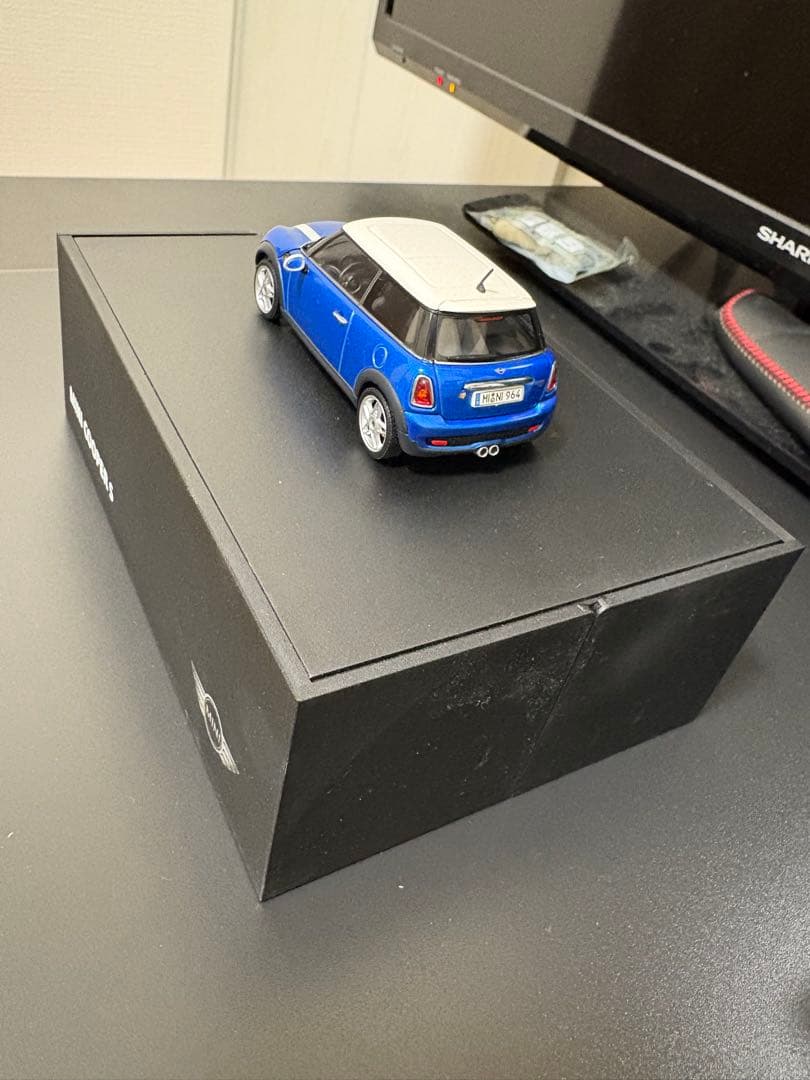 MINI COOPER S ミニカー 1/43 スケール 青