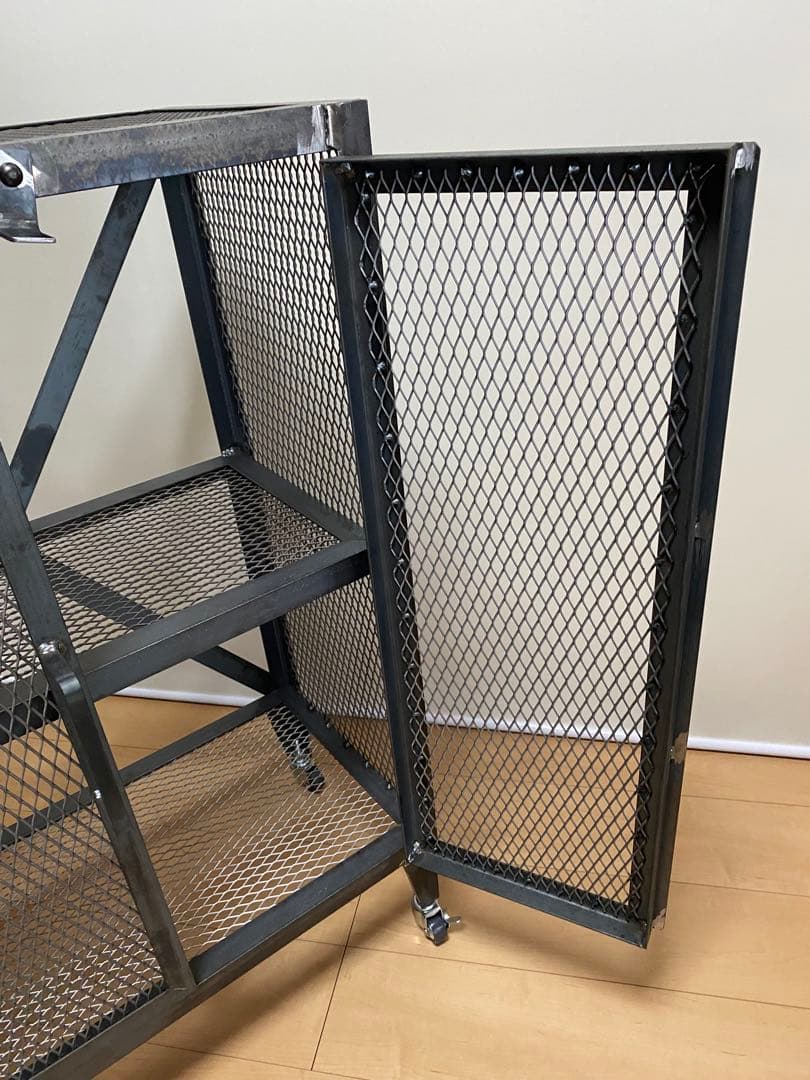 アイアンキャビネット　アイアンシェルフ　アイアンラック　アイアン家具