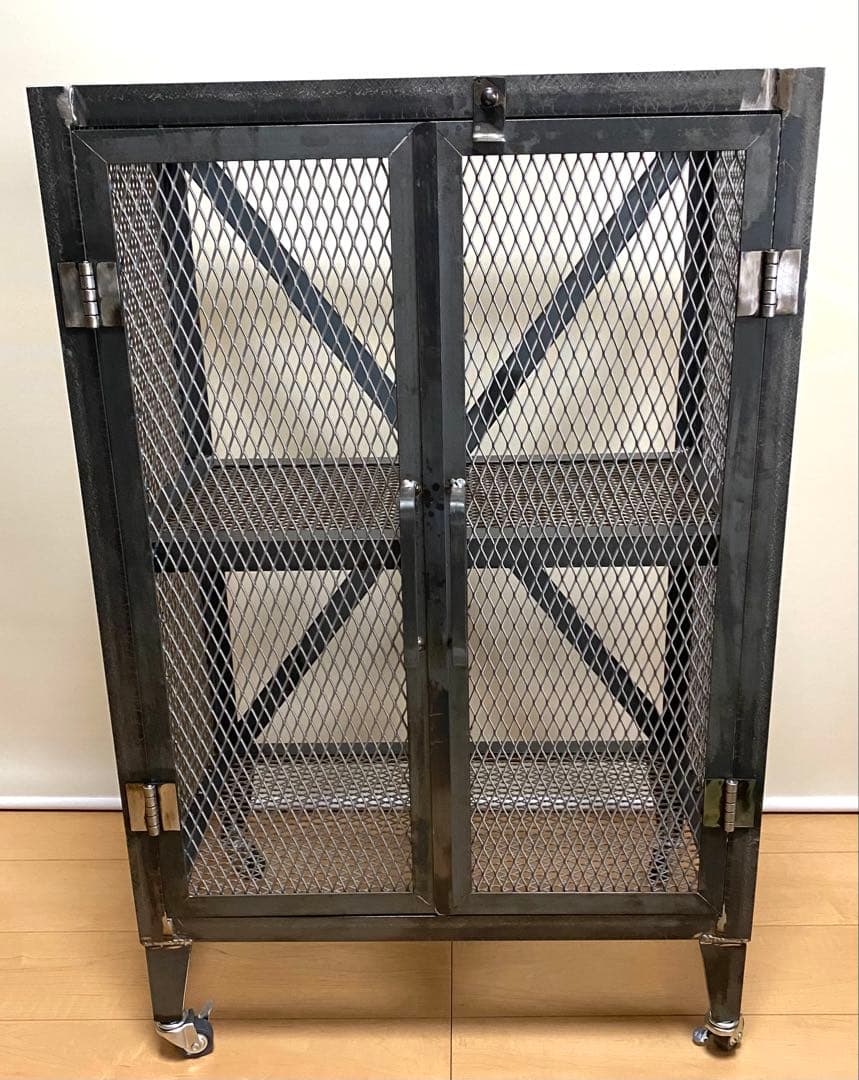 アイアンキャビネット　アイアンシェルフ　アイアンラック　アイアン家具