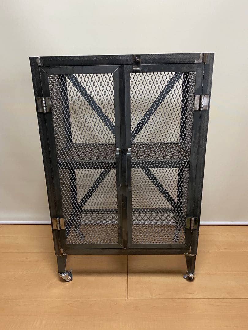 アイアンキャビネット　アイアンシェルフ　アイアンラック　アイアン家具