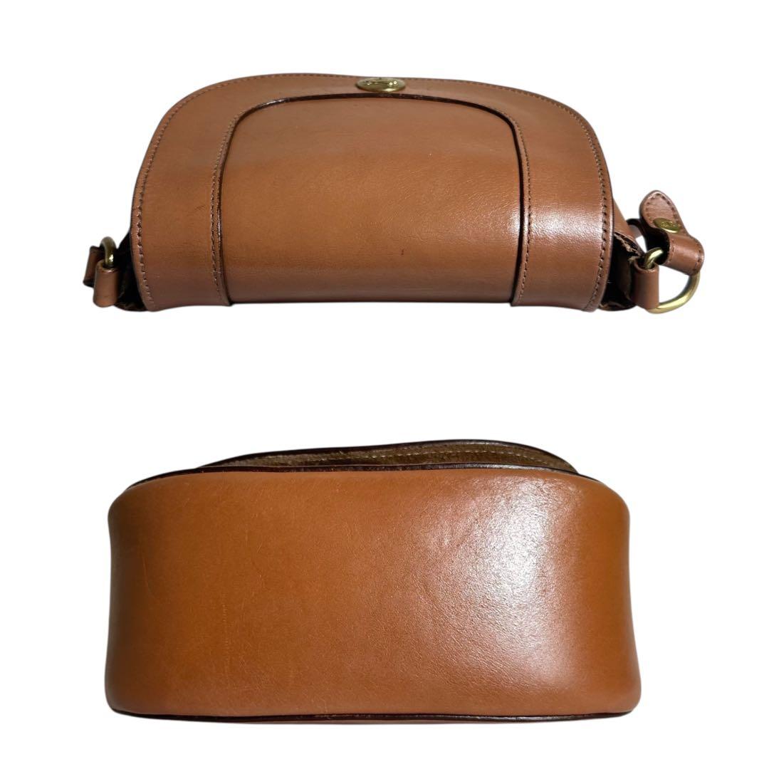 イルビゾンテ　レザー　ショルダーバッグ　キャメル