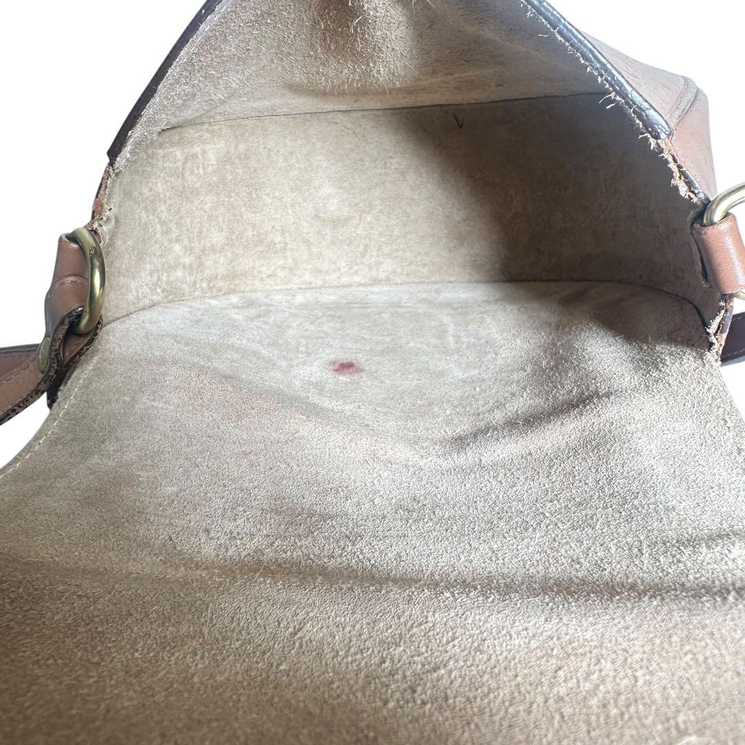 イルビゾンテ　レザー　ショルダーバッグ　キャメル