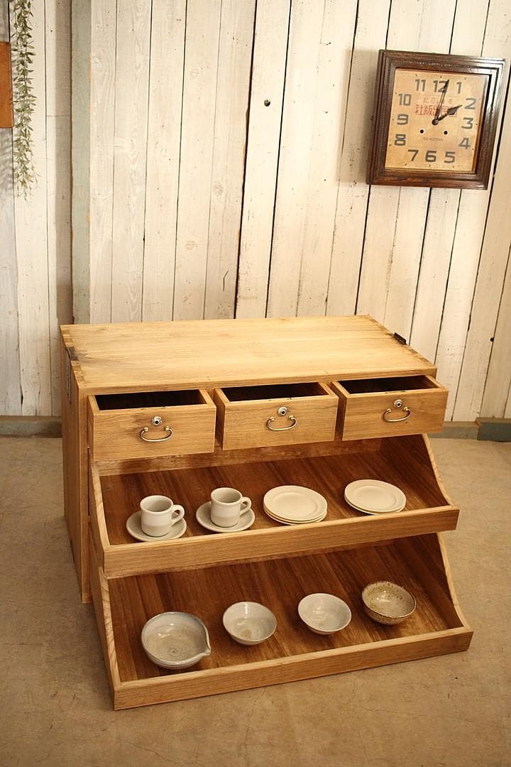 古い木製の引き出し5杯　チェスト　食器棚　古家具　古民家　時代家具