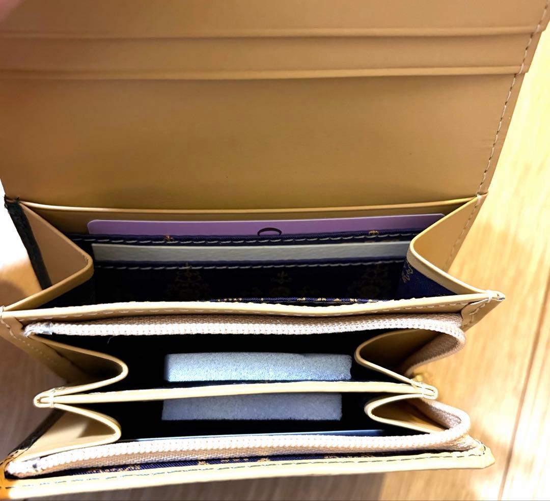 本日限定価格♡新品未使用♡ANNA SUI アナスイ　ルーミー 二つ折り財布