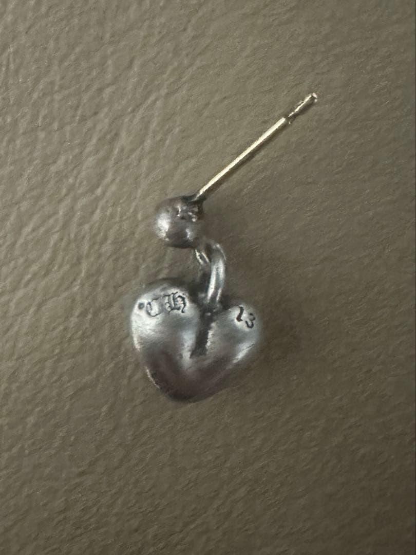 クロムハーツ ハート ドロップ ピアス