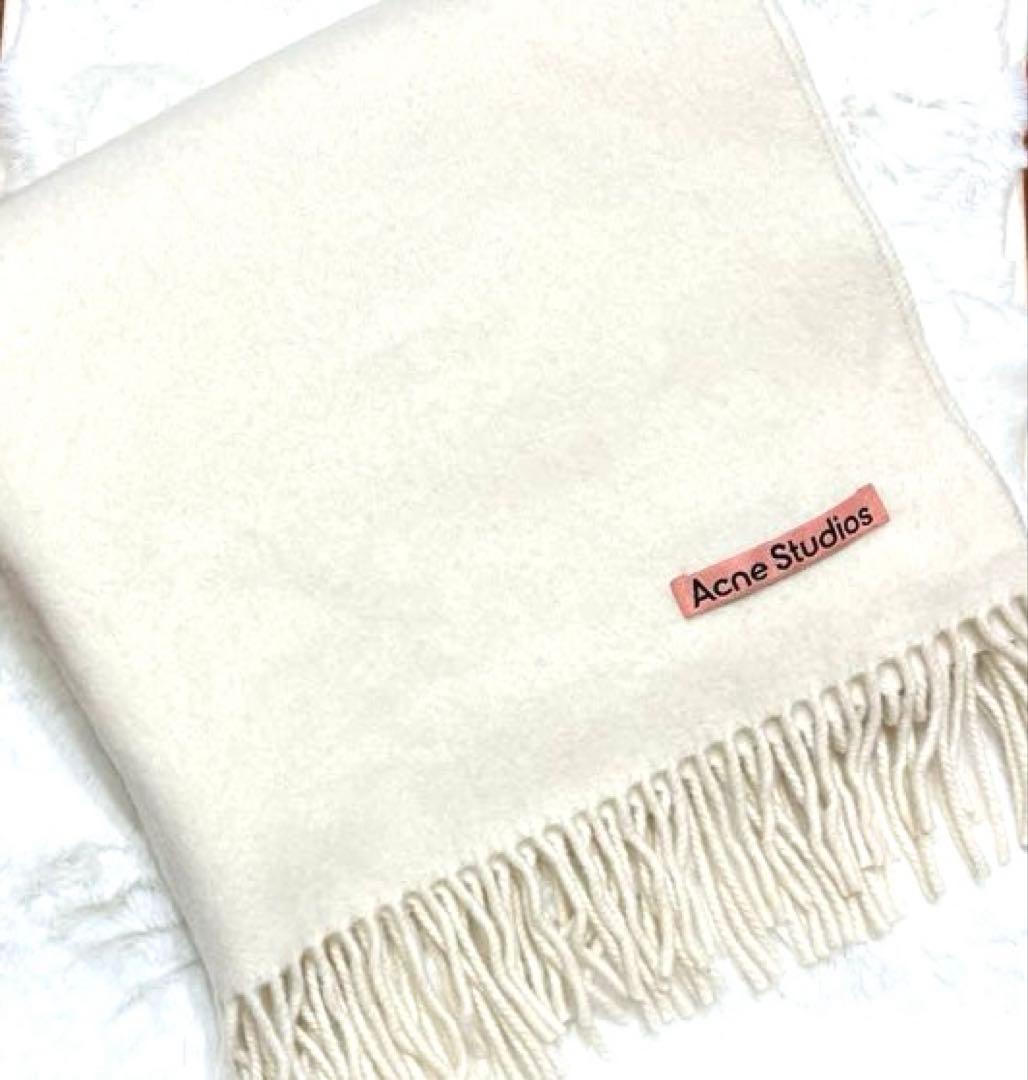 Acne Studios クリームウール大判マフラー