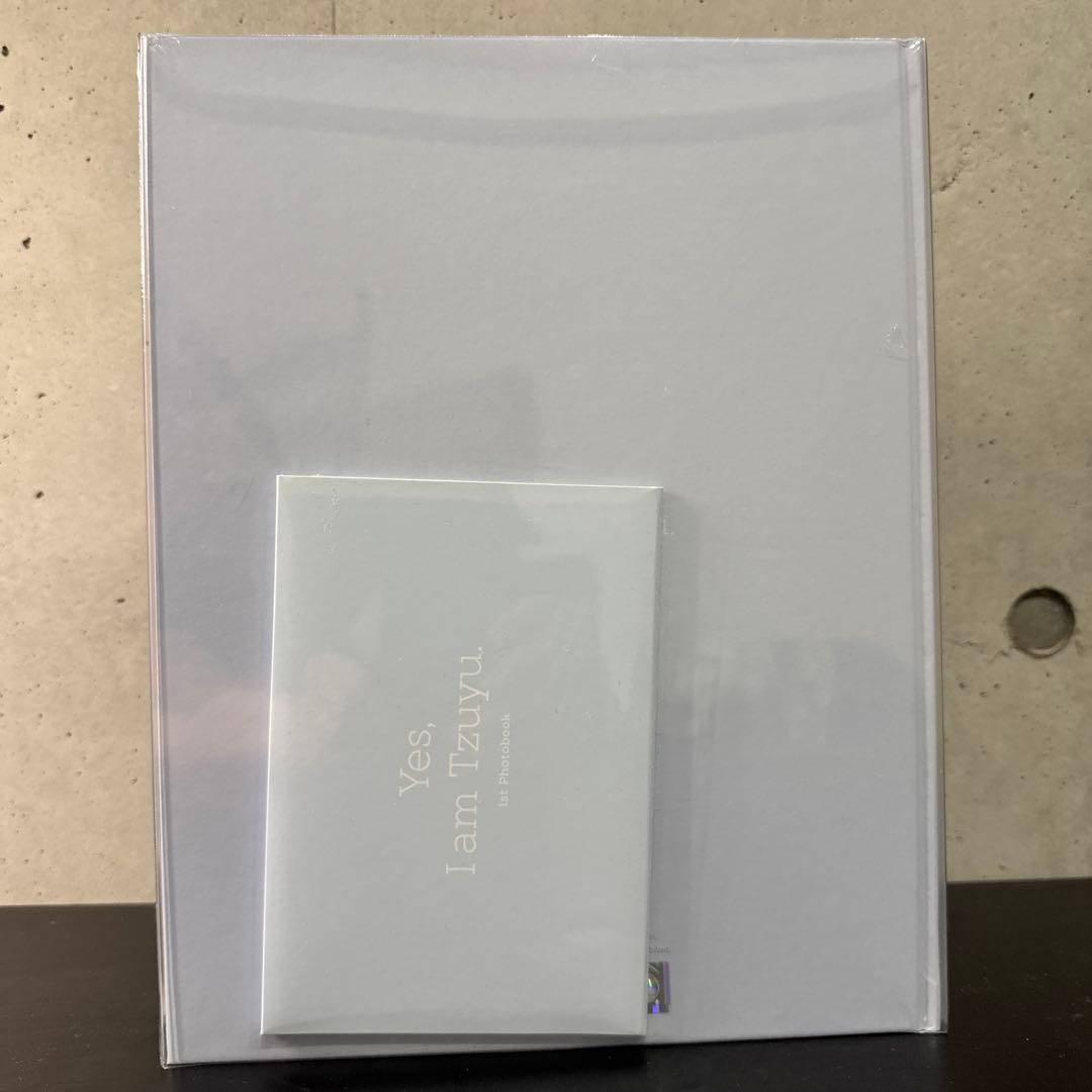 新品未開封 TWICE ツウィ 写真集 Yes, I am Tzuyu Blue