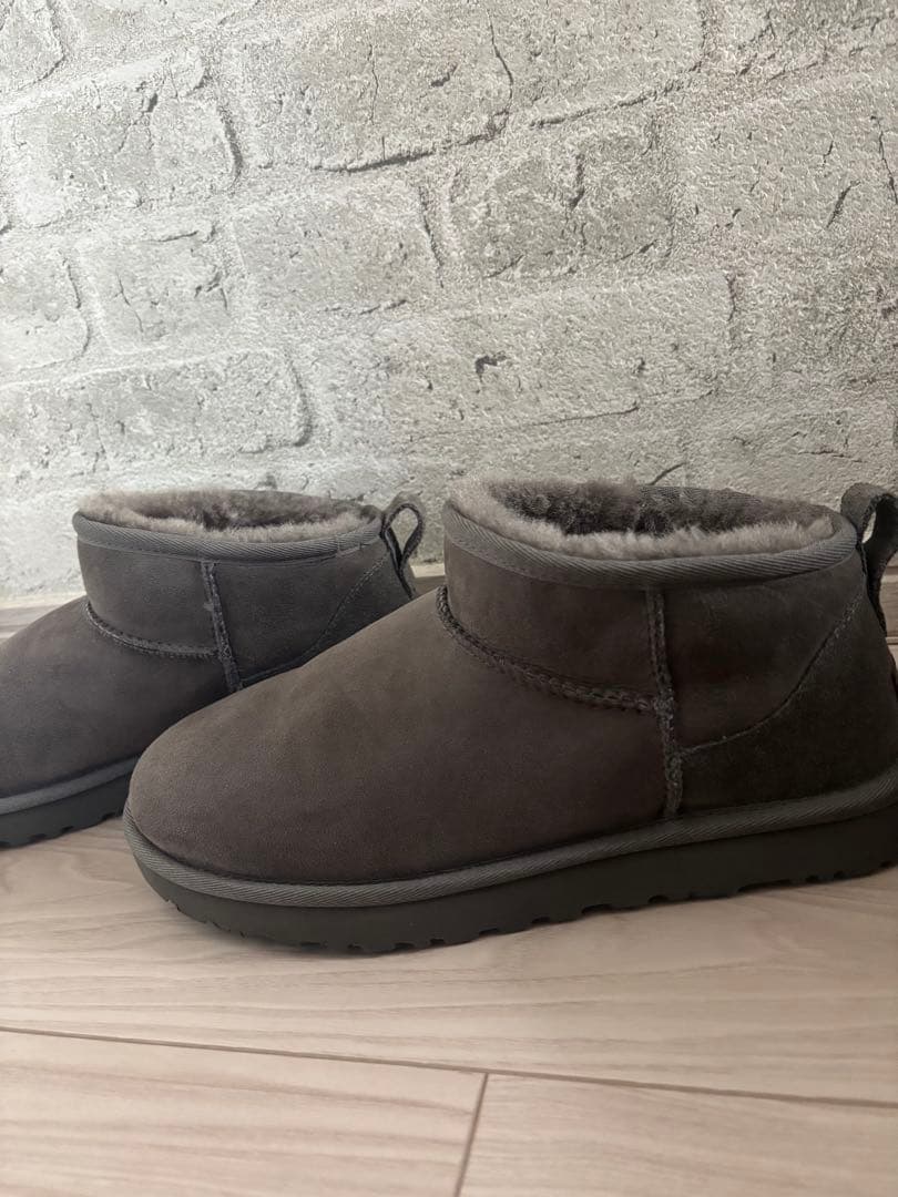 UGGクラシック ウルトラ ミニClassic Ultra Mini グレー