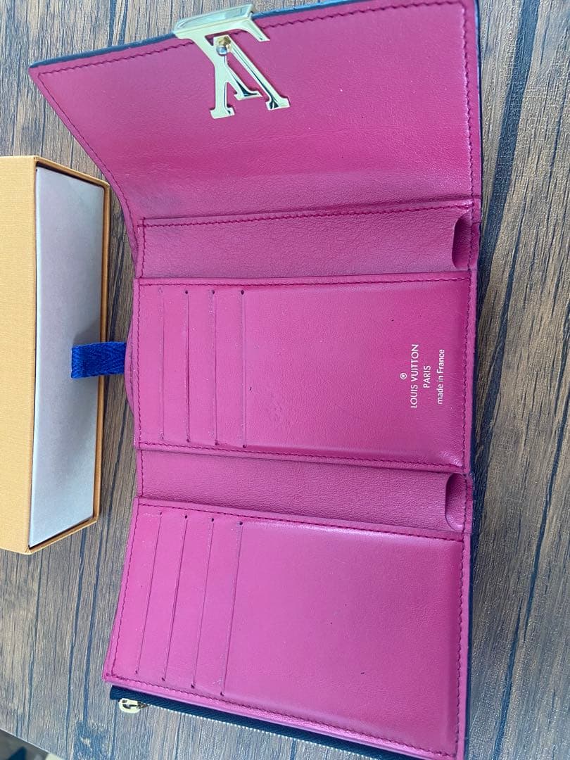 LOUIS VUITTON ルイヴィトン ポルトフォイユ カプシーヌ 財布