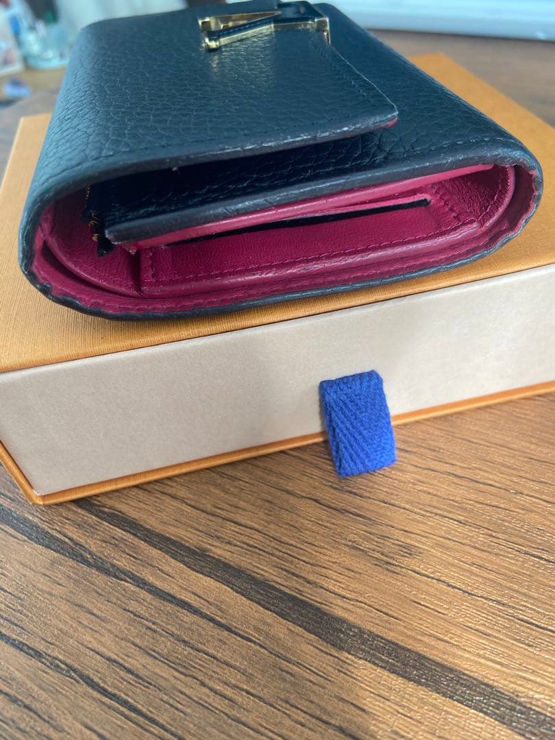 LOUIS VUITTON ルイヴィトン ポルトフォイユ カプシーヌ 財布