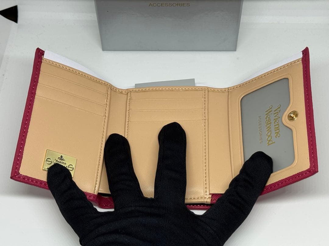 【新品未使用】Vivienne Westwood 三つ折り財布 ピンク