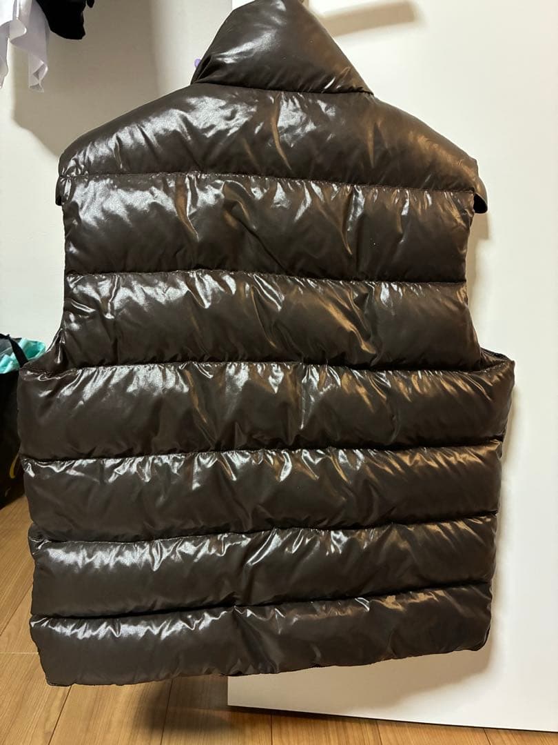 MONCLER ブラウン ダウンベスト