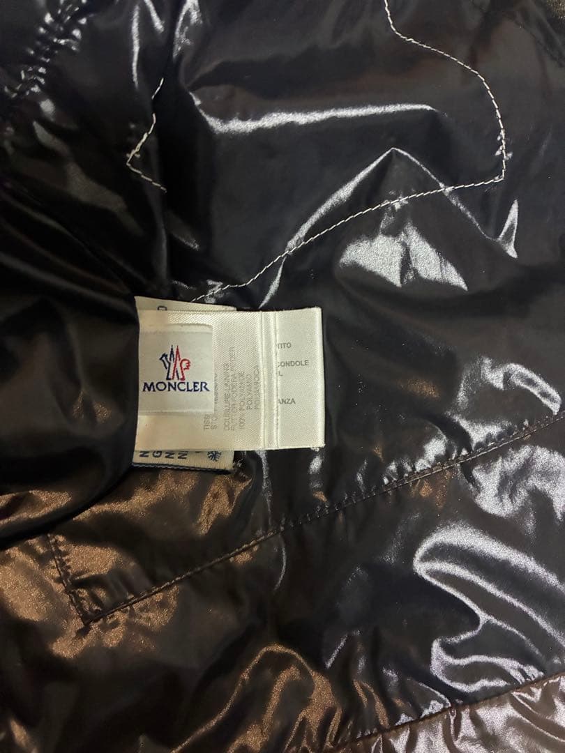 MONCLER ブラウン ダウンベスト