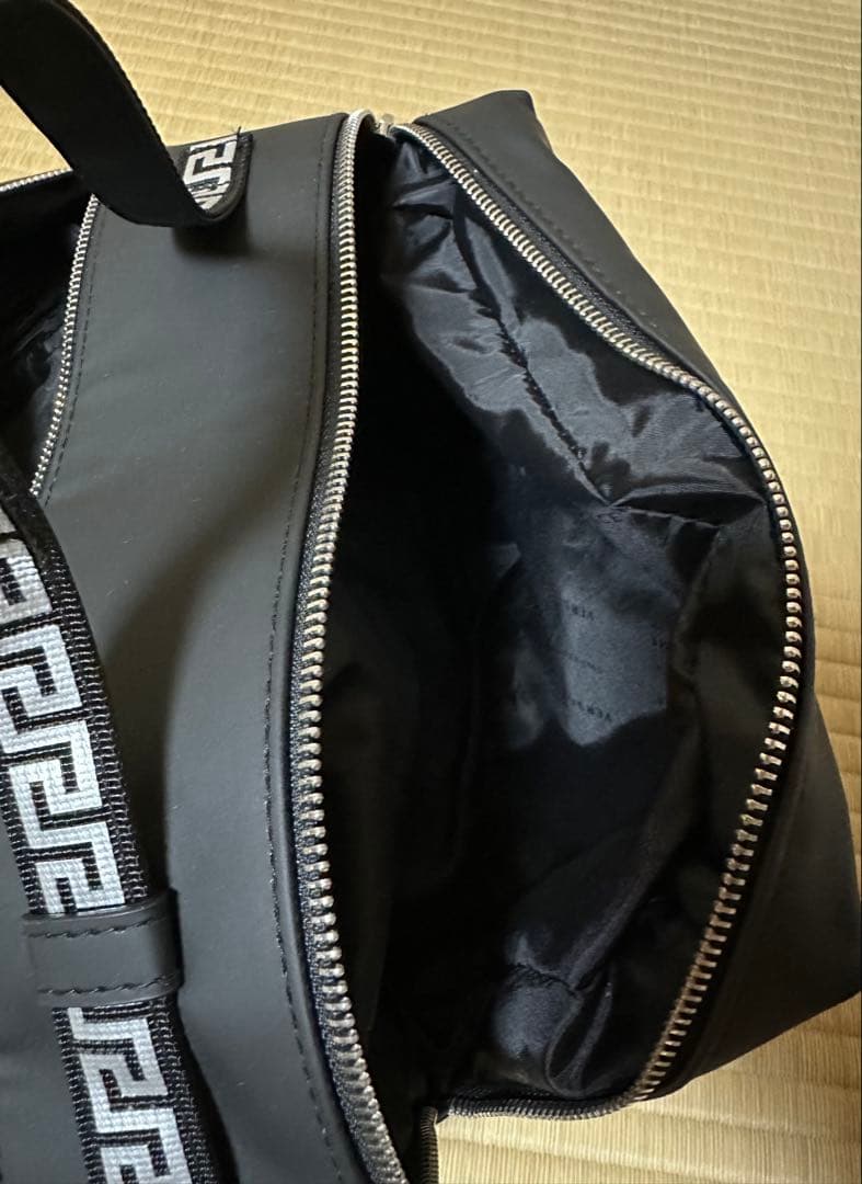 新品未使用VERSACE ヴェルサーチブラック トラベルポーチ　バック