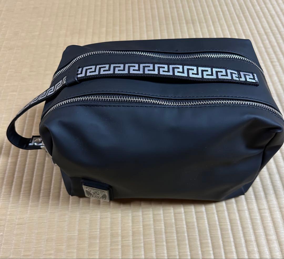 新品未使用VERSACE ヴェルサーチブラック トラベルポーチ　バック
