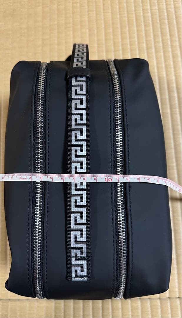 新品未使用VERSACE ヴェルサーチブラック トラベルポーチ　バック
