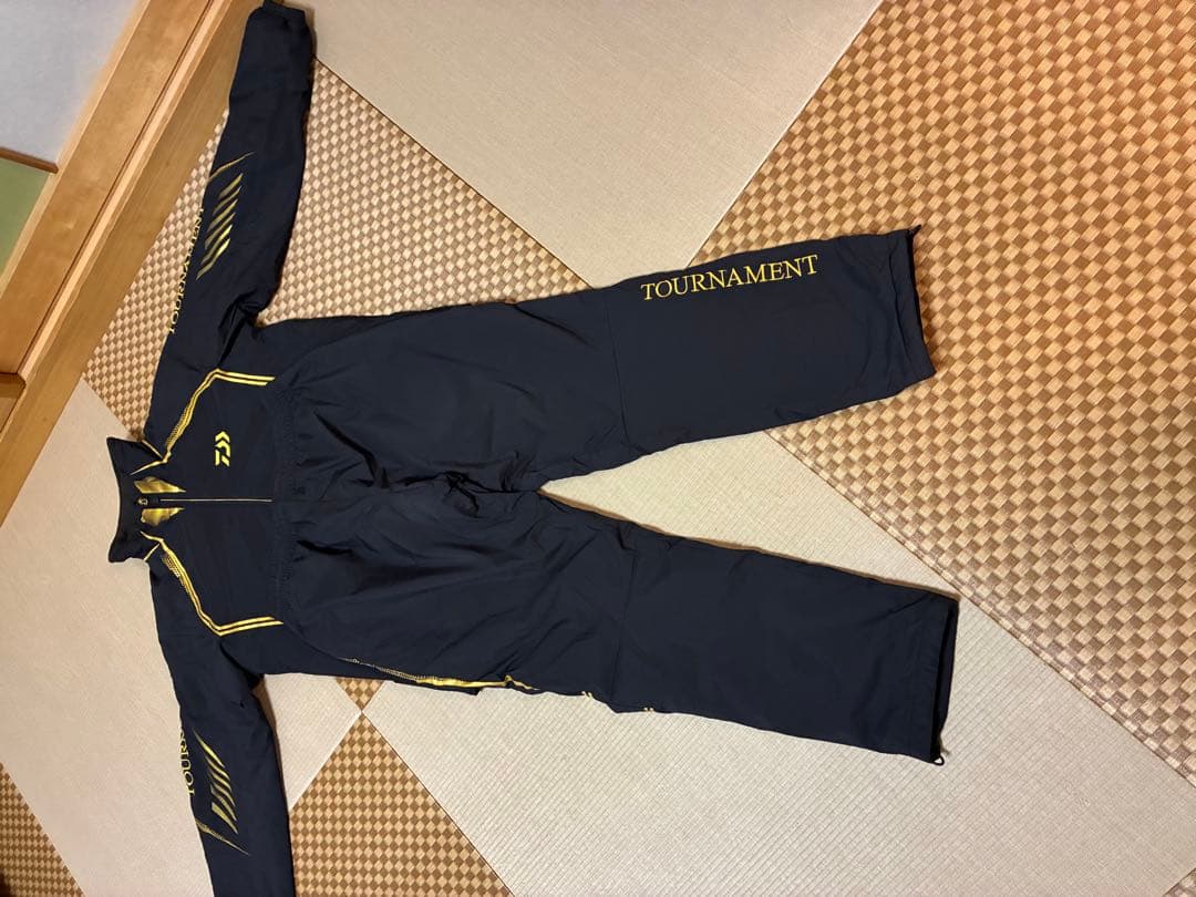 ダイワトーナメントウィンドストッパー(R)ミドルスーツ防寒着