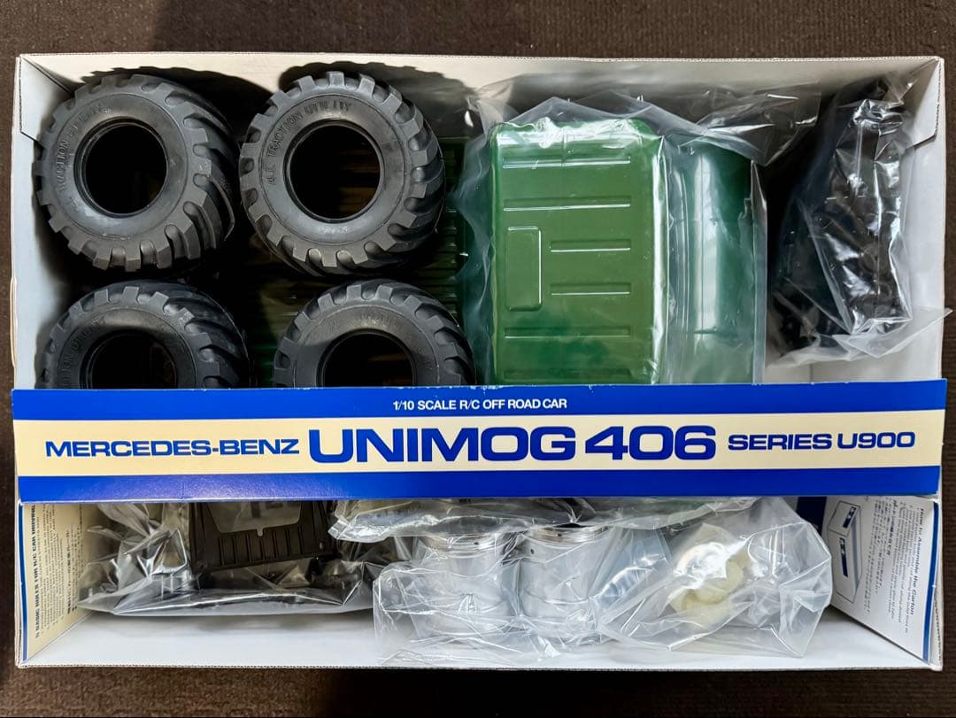 山*崇様 未組立品 タミヤ CW-01 シャーシ ウニモグ 406 塗装済グリー