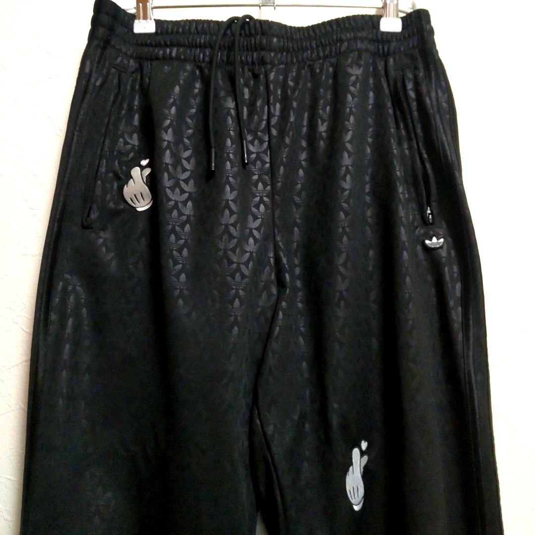 adidas ミッキー ファイヤーバード モノグラム 刺繍トラックトップ 上下