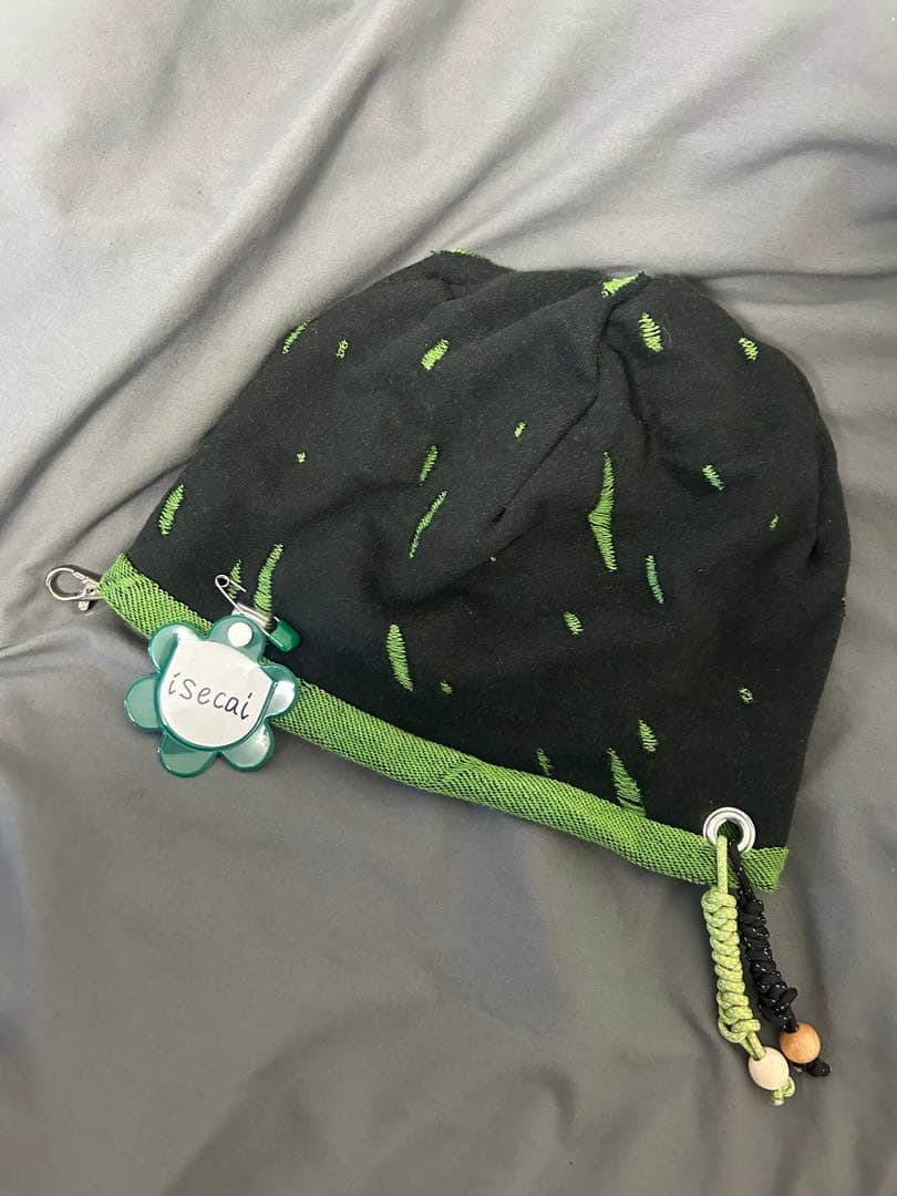 isecai ビーニー黒緑