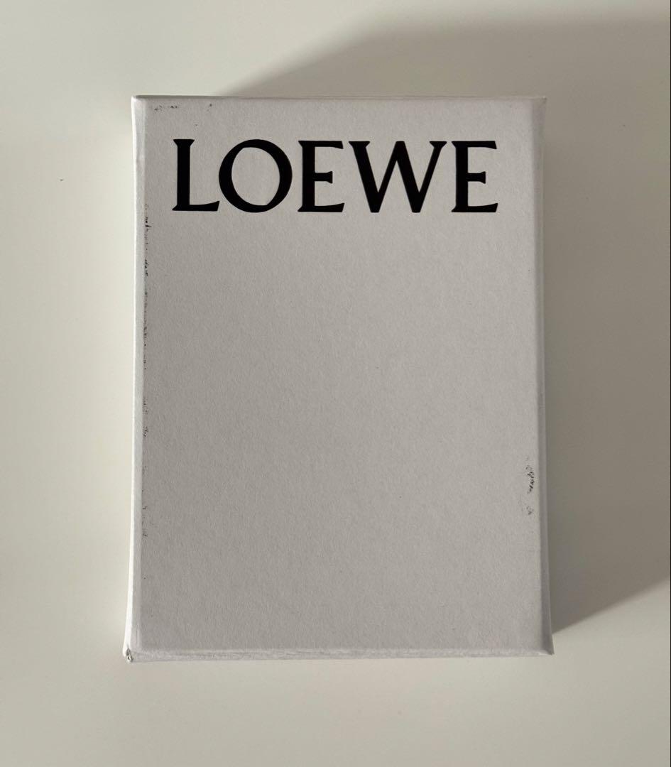 LOEWE アナグラム チャーム バーガンディー