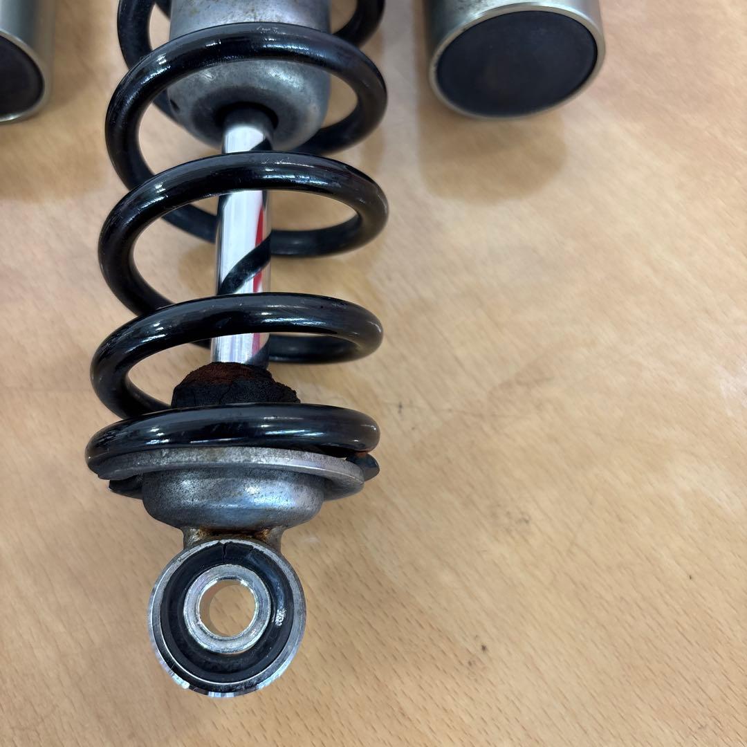 SHOWA リアサスペンション リアショック