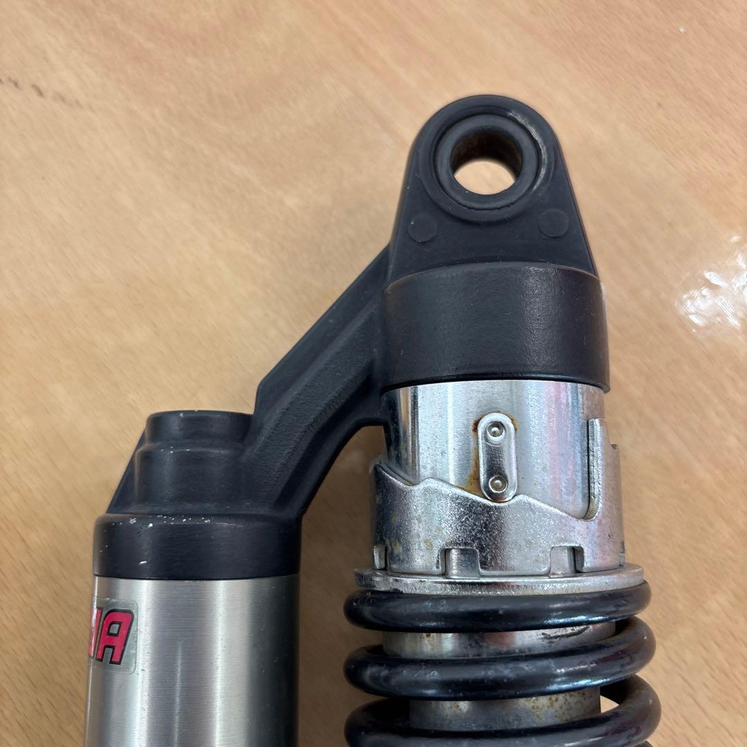 SHOWA リアサスペンション リアショック