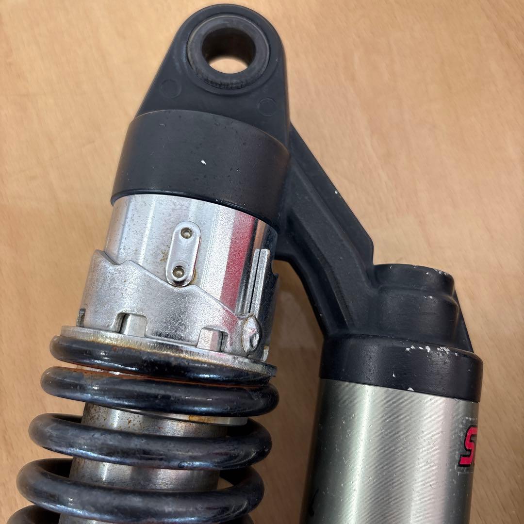 SHOWA リアサスペンション リアショック