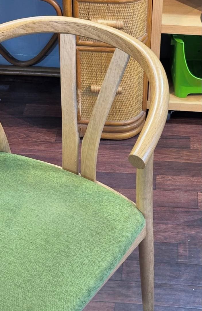 ぱんこページモダンな木製ダイニングチェア