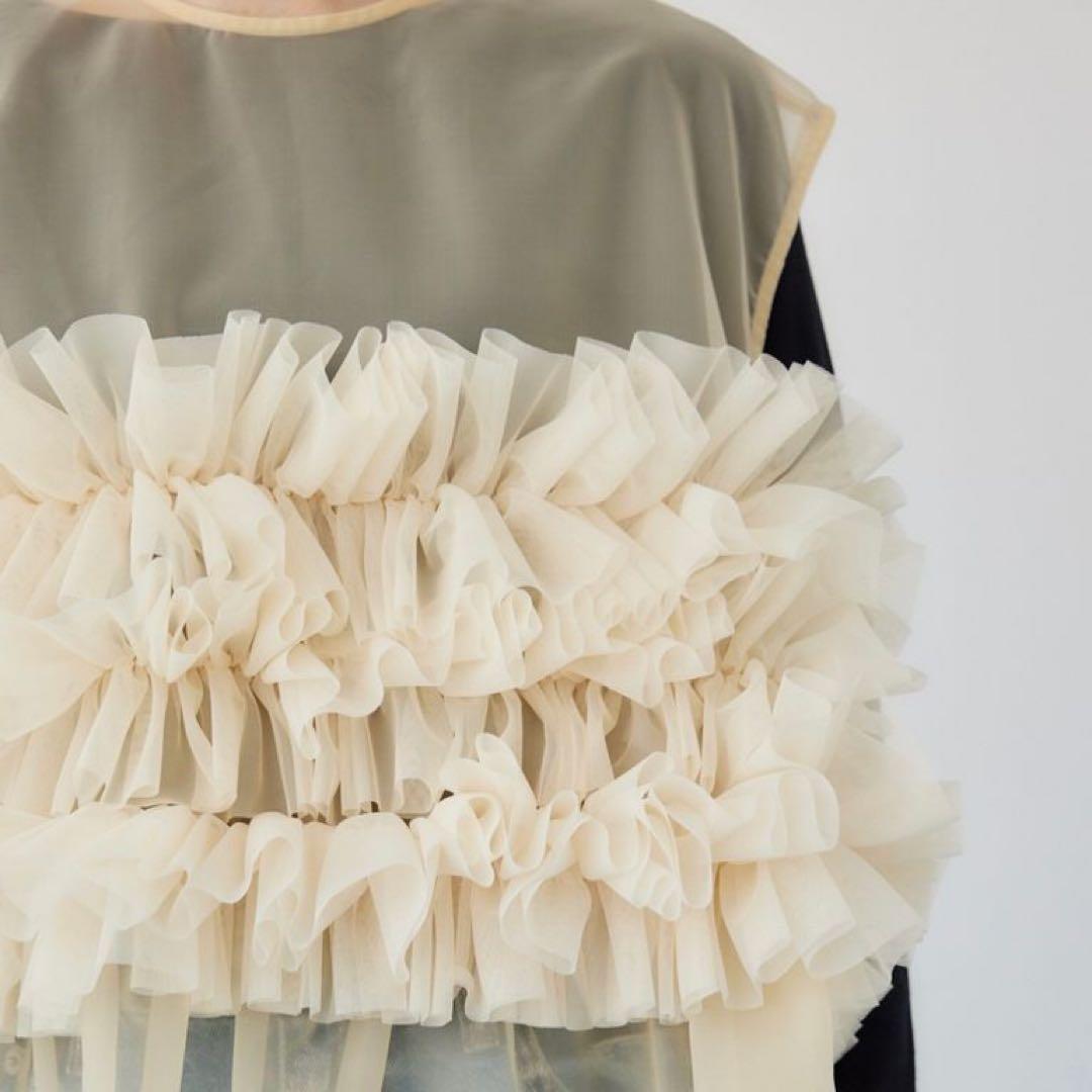 美品　HeRIN.CYE シフォン　メニーギャザーアタッチメントベスト　フリル