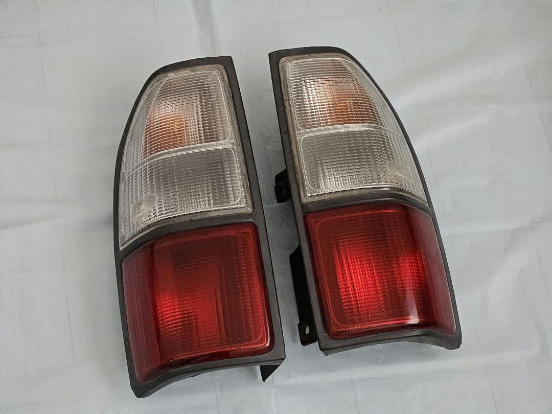 95プラド　純正テールランプ⇒プラド