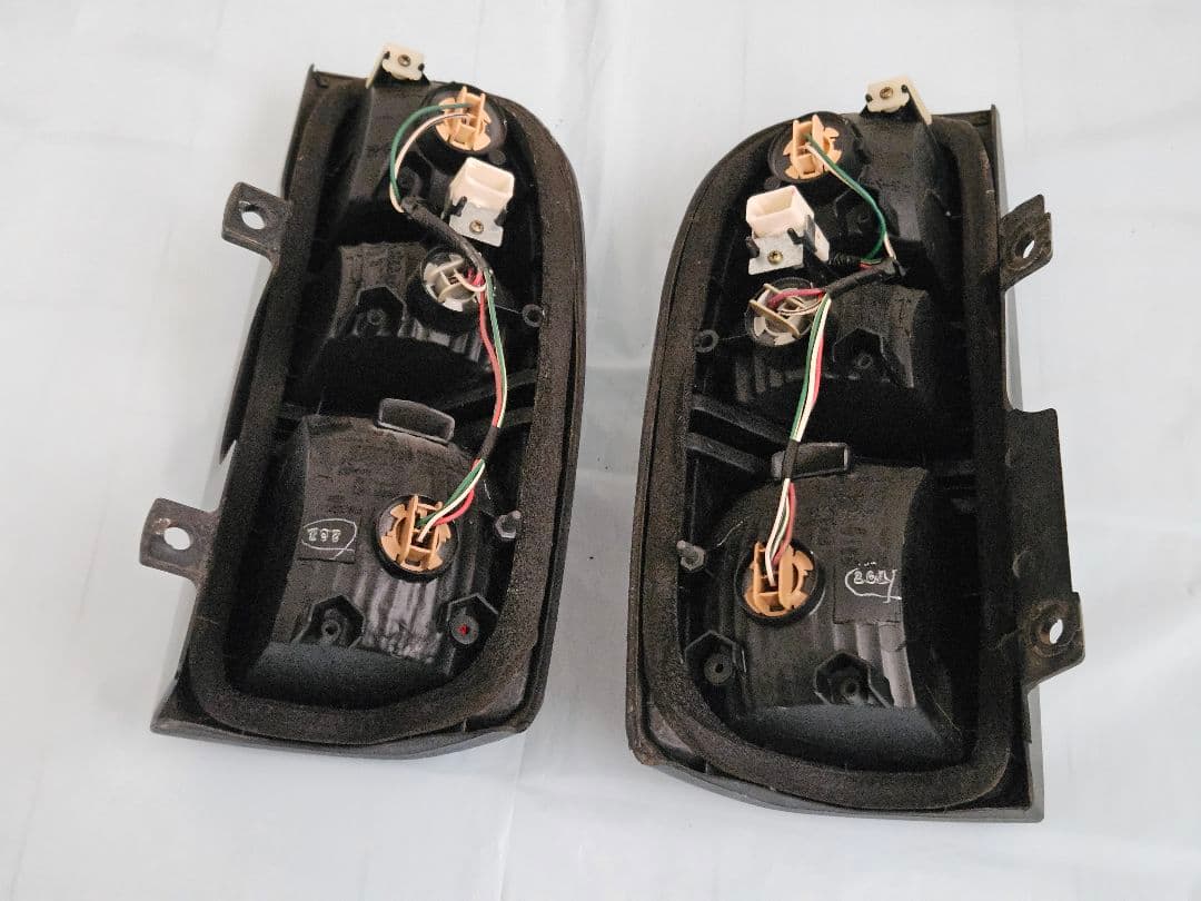 95プラド　純正テールランプ⇒プラド