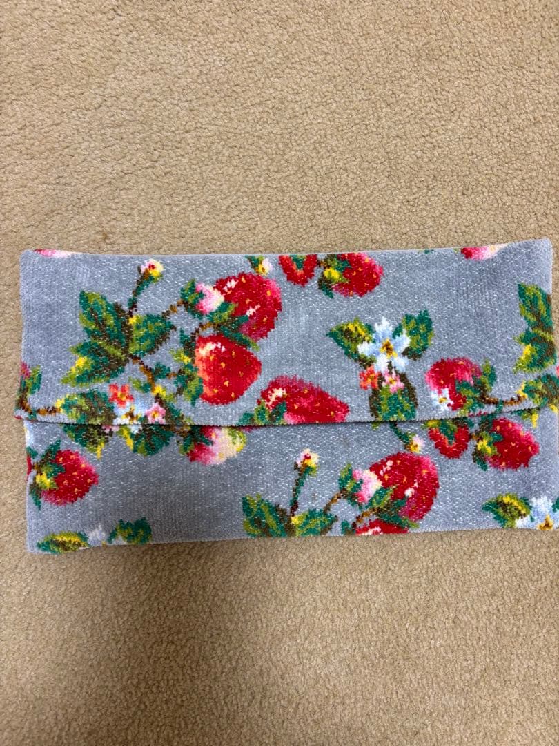 フェイラー　いちご柄スリッパとティッシュボックスカバーと小物入れセット