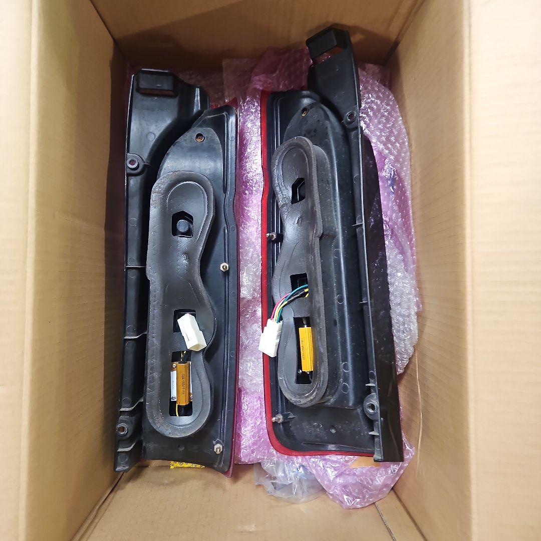 200系ハイエース　ステラファイブ　LEDテールランプ　今月まで大幅値下げ中