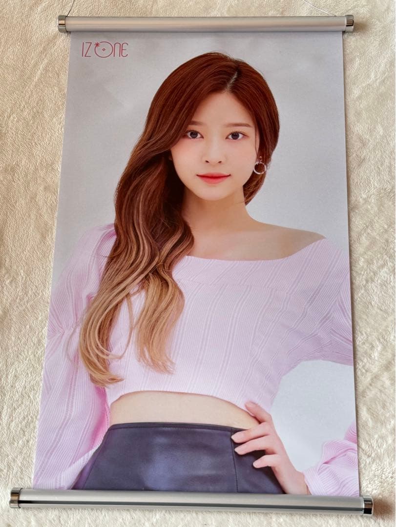 本日限定価格‼️直筆サイン‼️ IZ*ONE まとめ売り アクスタ 缶バッジ トレカ