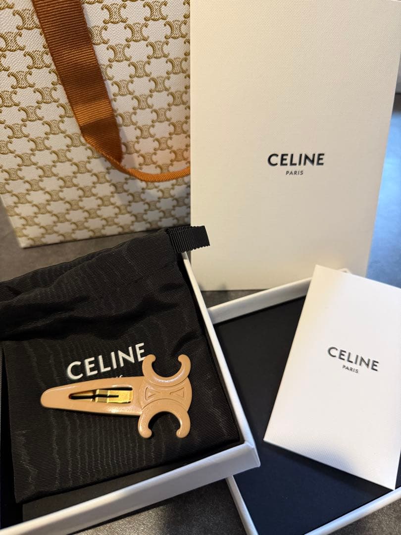 CELINE セリーヌ　トリオンフ ラージ スナップ ヘアクリップ ベージュ