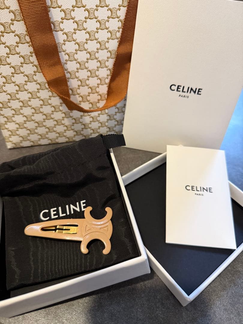 CELINE セリーヌ　トリオンフ ラージ スナップ ヘアクリップ ベージュ