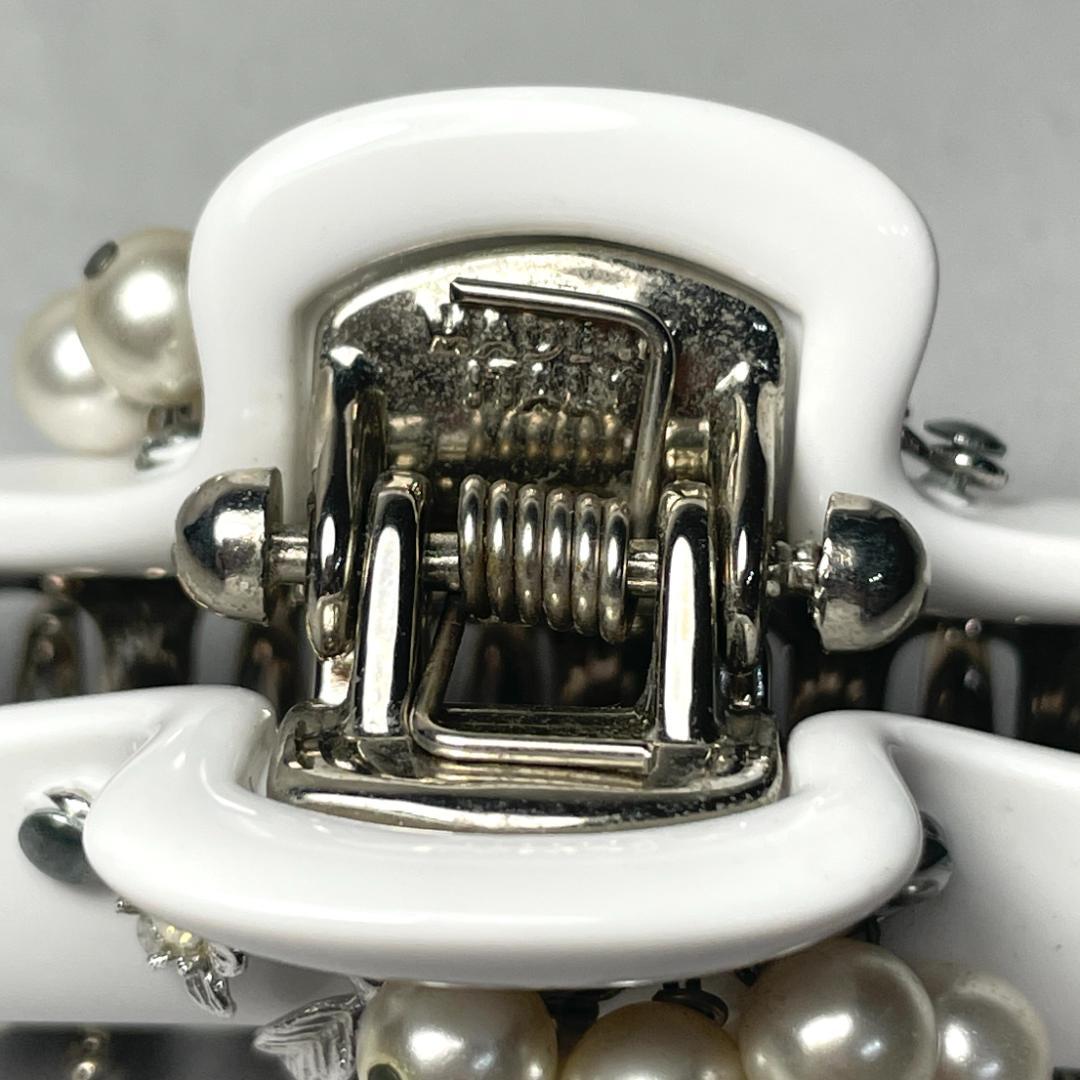 acca アッカ ヘアクリップ Mサイズ ミドル パール装飾 ホワイト シルバー