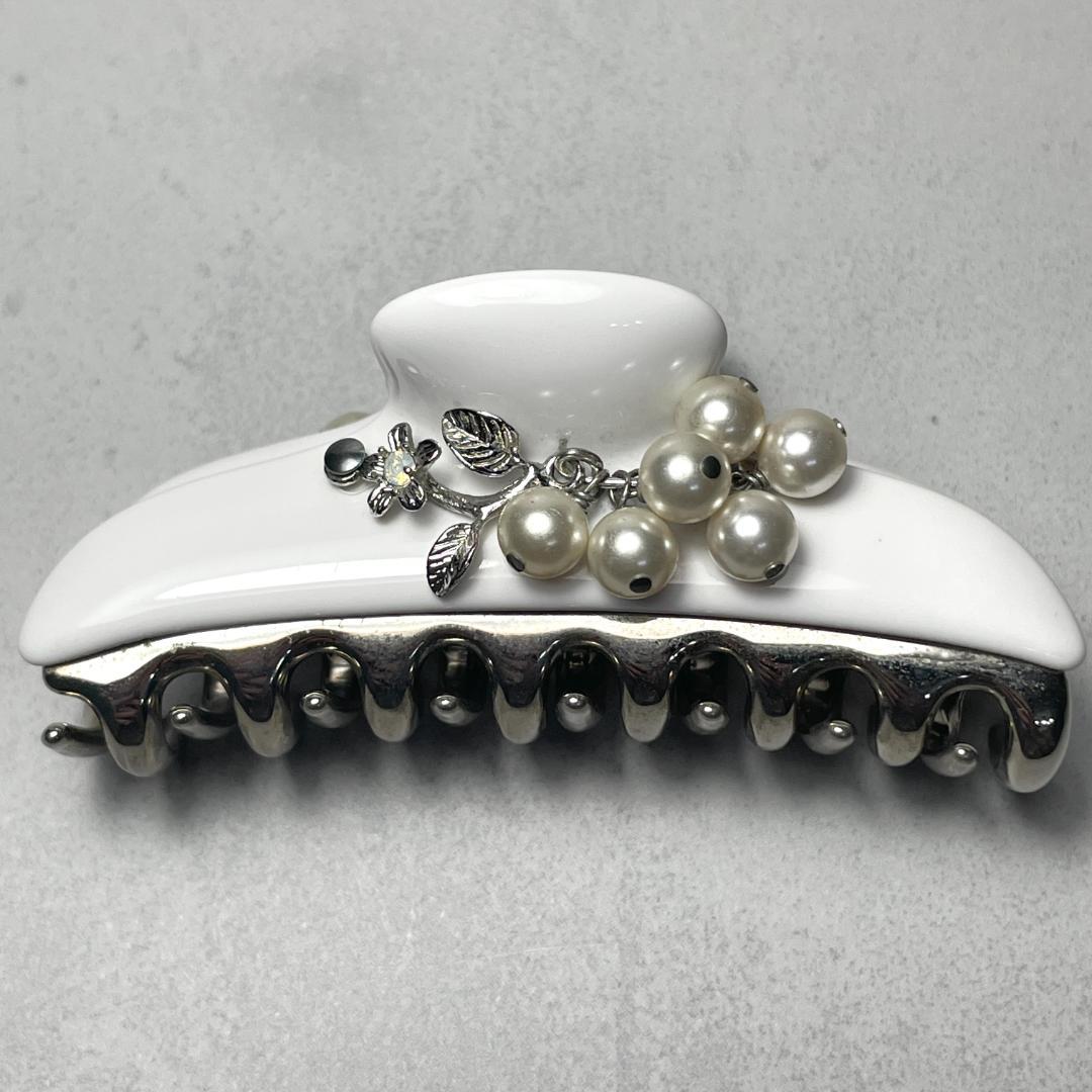 acca アッカ ヘアクリップ Mサイズ ミドル パール装飾 ホワイト シルバー