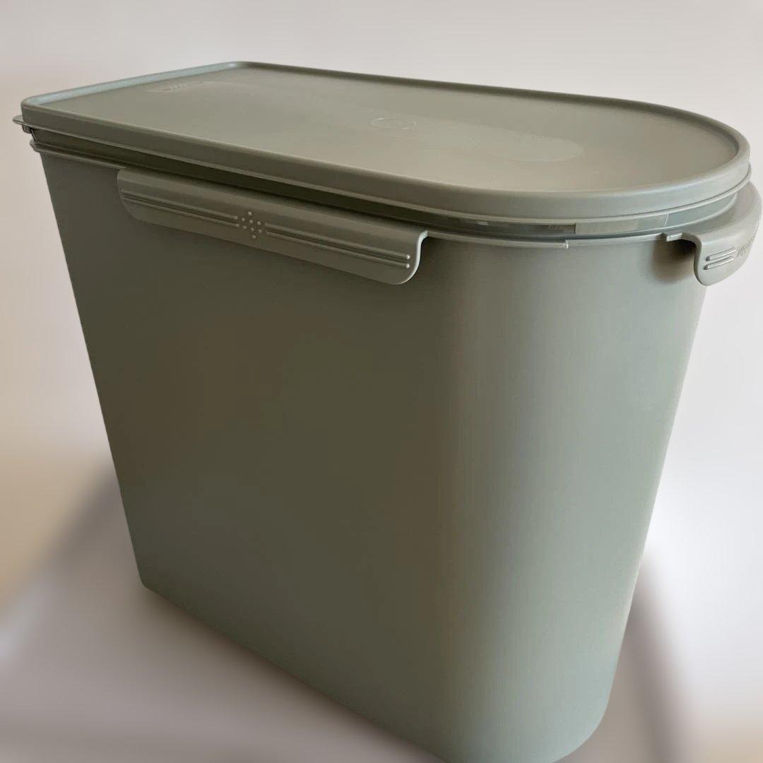Tupperware キッチンキーパー　米びつ グレー 楕円形