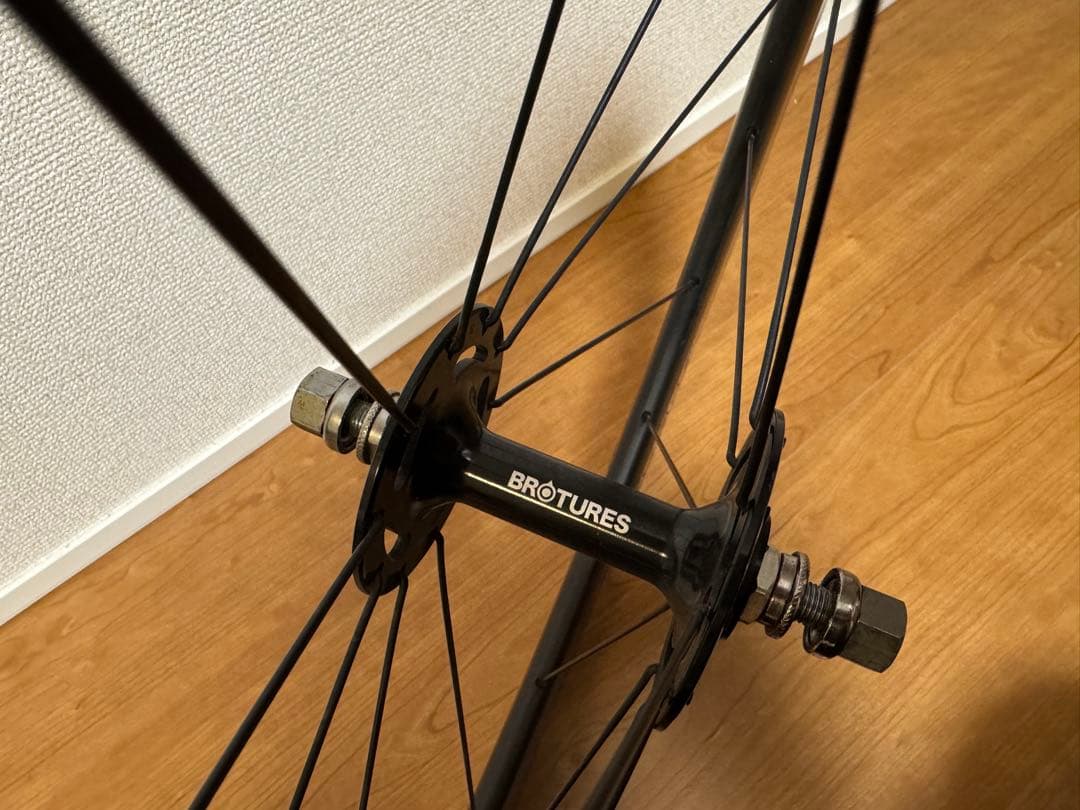 ブローチャーズ　BROTURES SHRED88 カーボンホイール　フロント