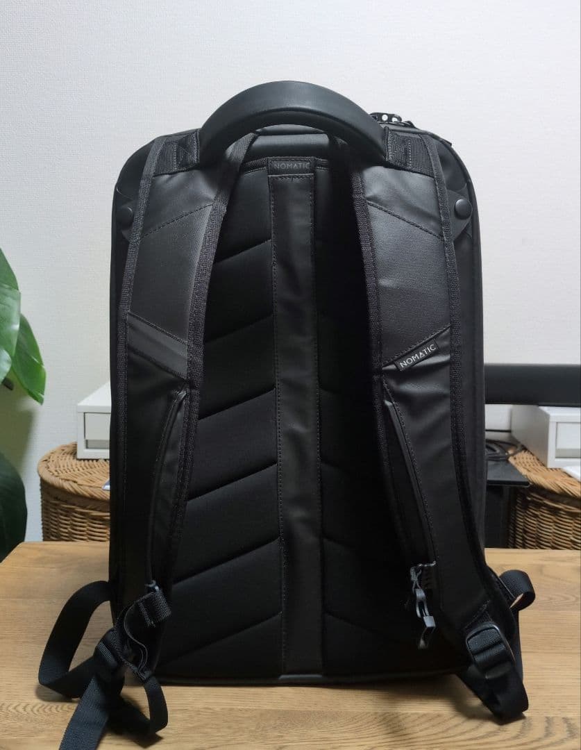 バッグ NOMATIC travelbackpack v2