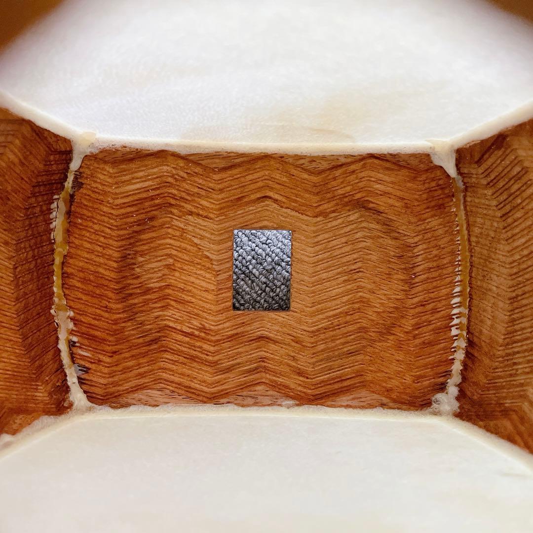 三味線 太棹 トチあり紅木 綾杉彫り胴 二本溝 金細 犬皮 和楽器