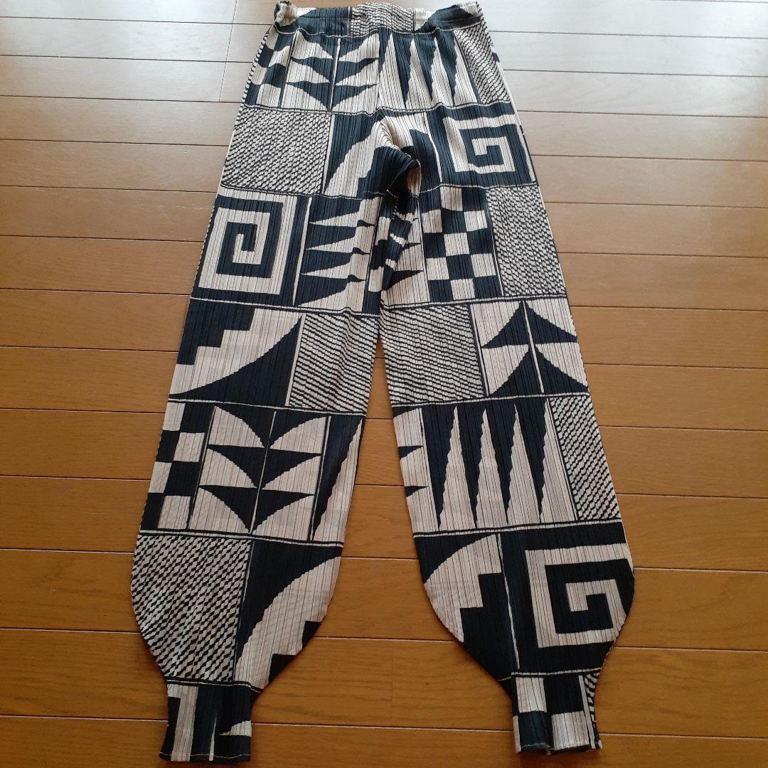 超美品 PLEATS PLEASE イッセイミヤケ アラジンパンツ幾何学模様 3