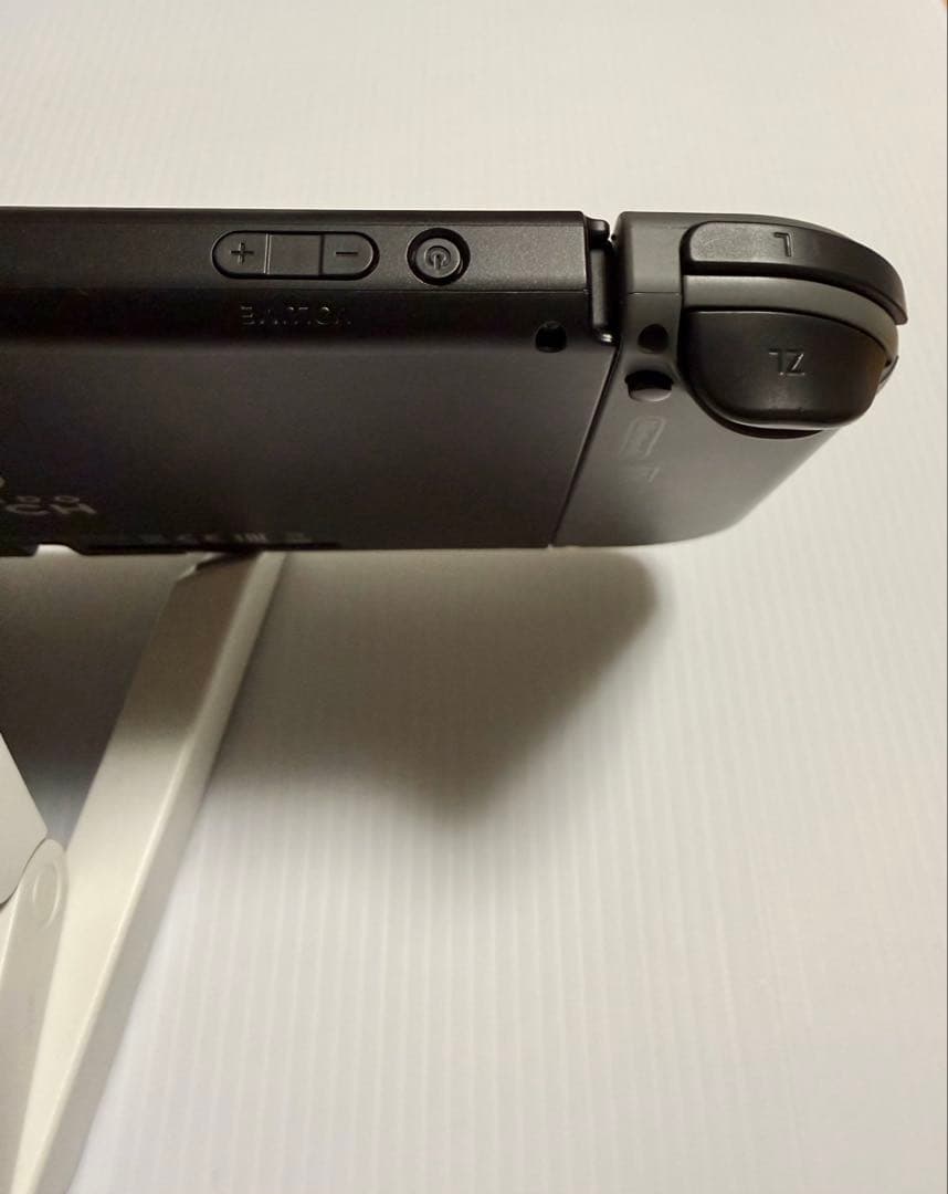 Nintendo Switch 新型　グレー　付属品完備　おまけ付き