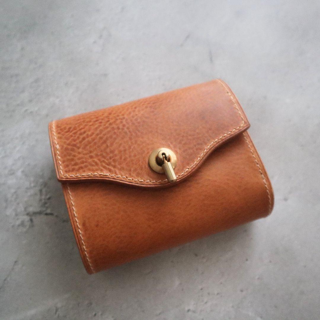 【即日発送可】オコシ金具の三つ折り財布　イタリアンレザー